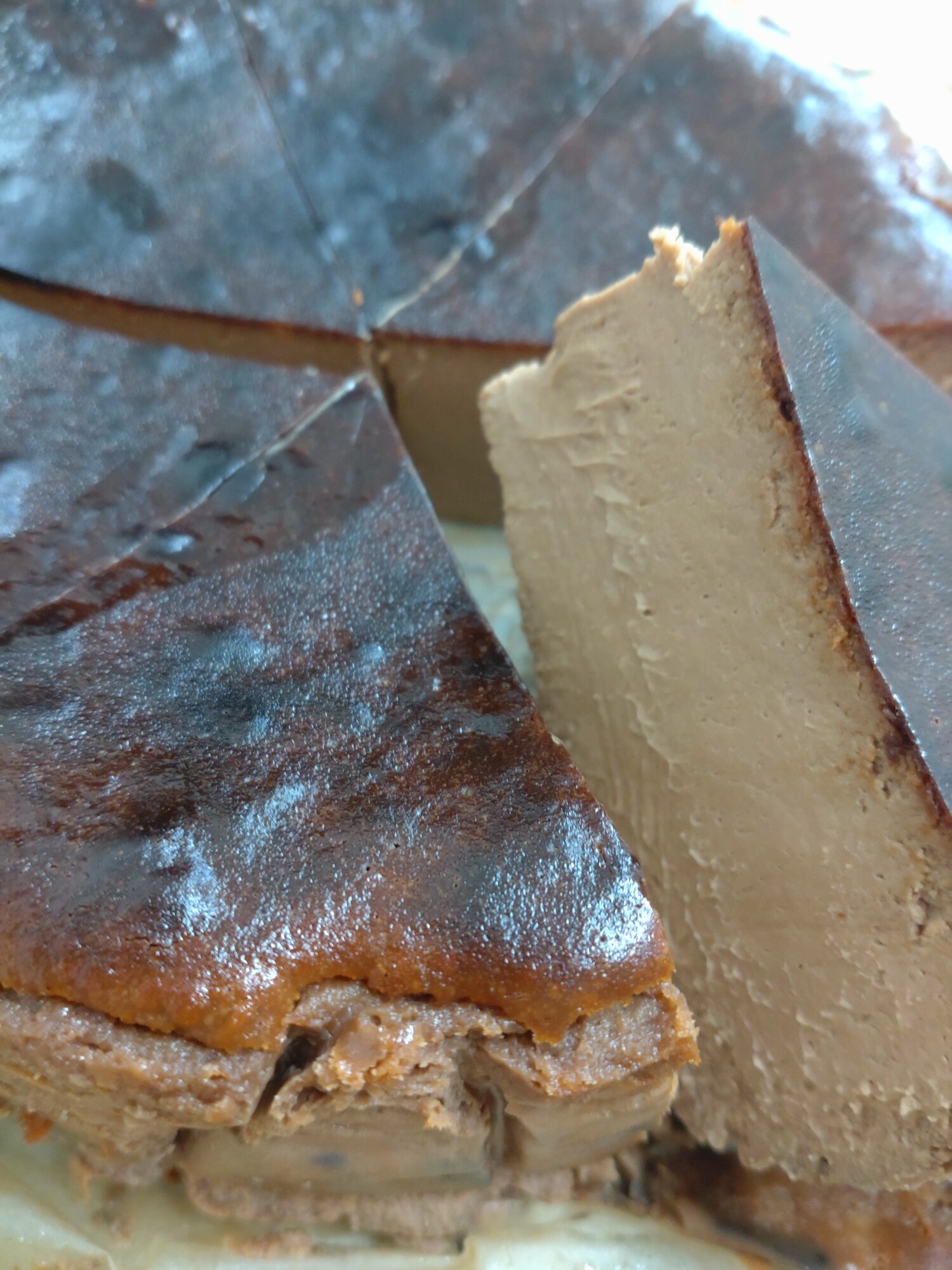 ダークチョコレートのバスクチーズケーキ